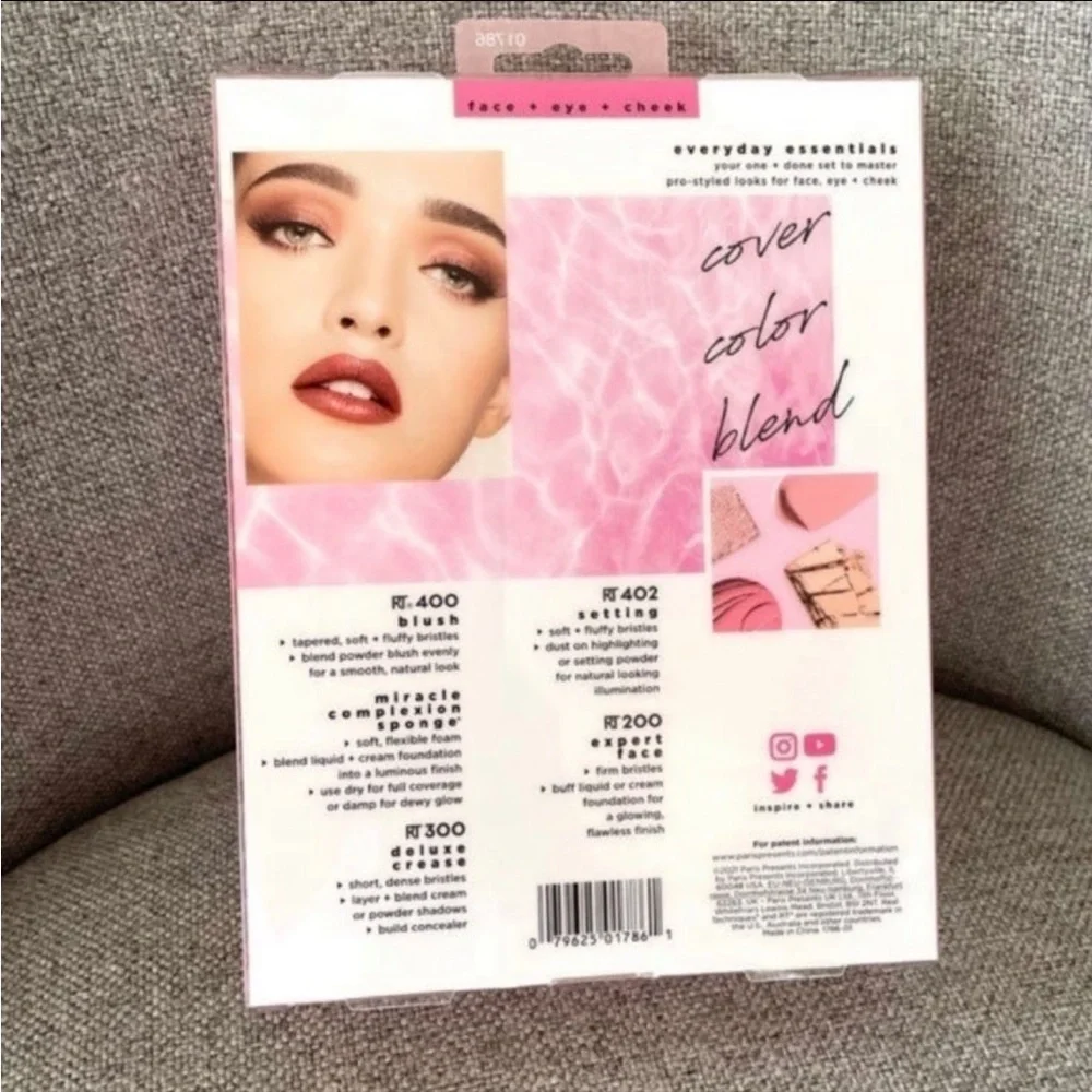 Real Techniques Everyday Essential Brush Set Beauty Tools Gift Set NEW‎ Box